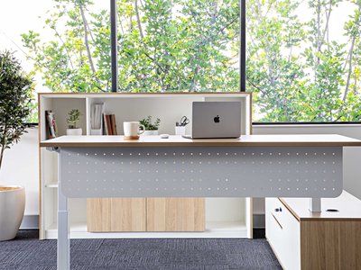 An Executive Desk To Stand Out