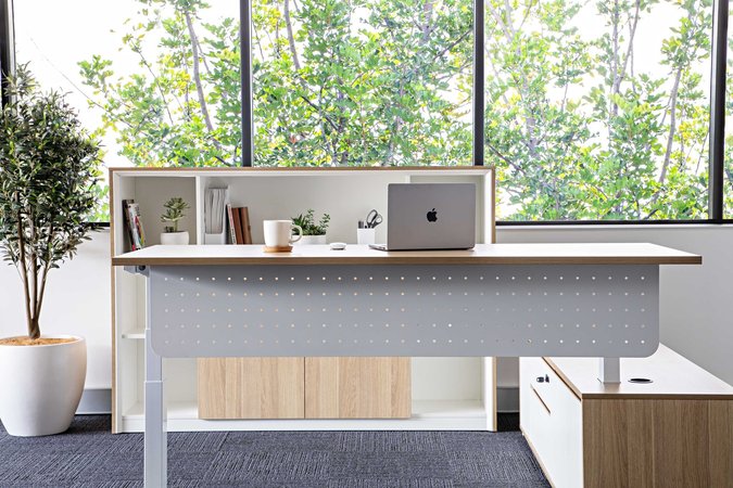 An Executive Desk To Stand Out