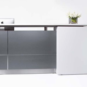 Calvin 32 Reception Counter